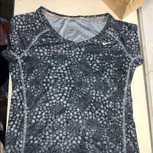 Nike women’s dry fit tee shirt